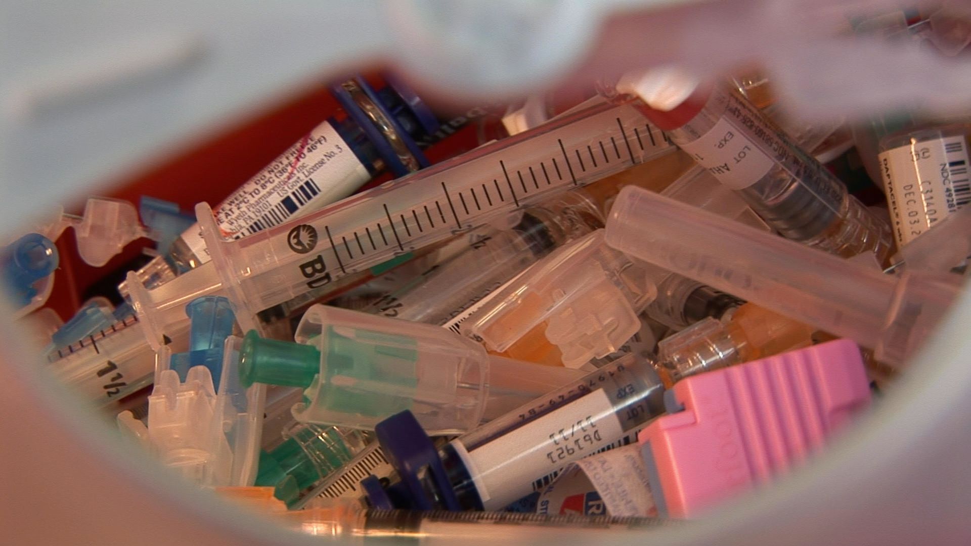 The Vaccine War: 11-syrunges