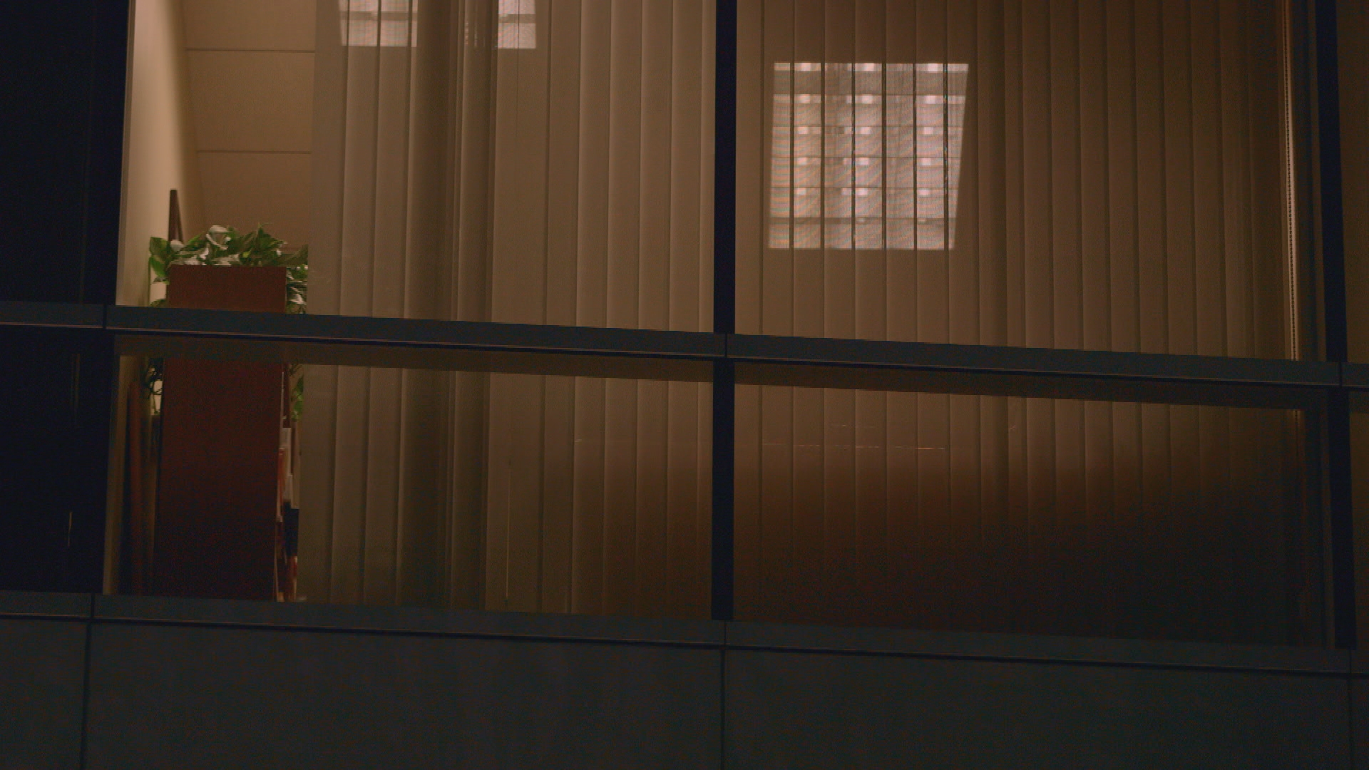 0033_WINDOW_CU_NIGHT