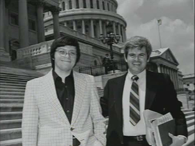 newt in front of capitol dome
