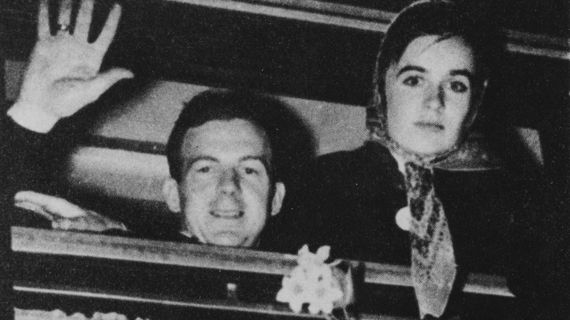 oswald and marina on train
