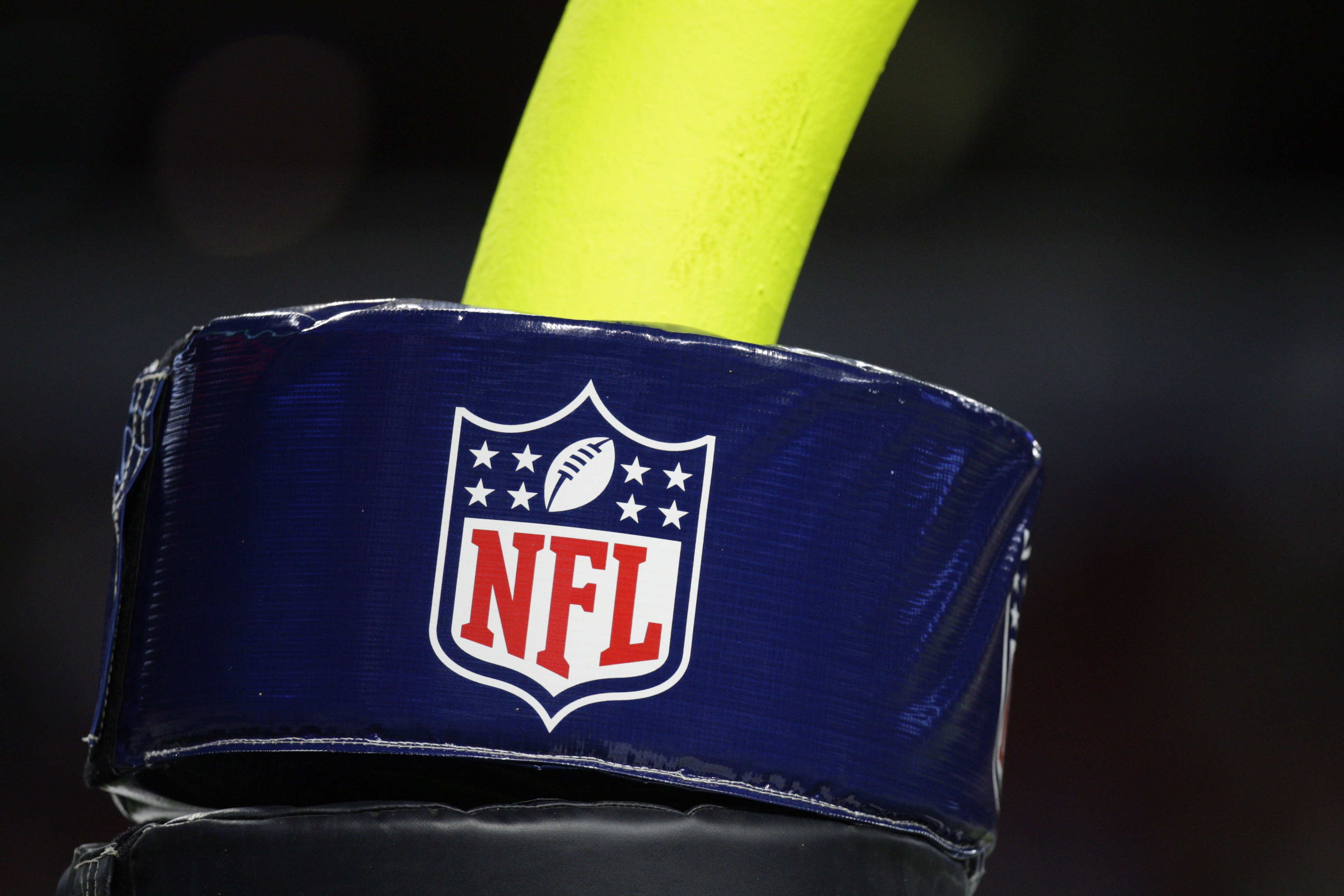 FALCONS RAMS FOOTBALL