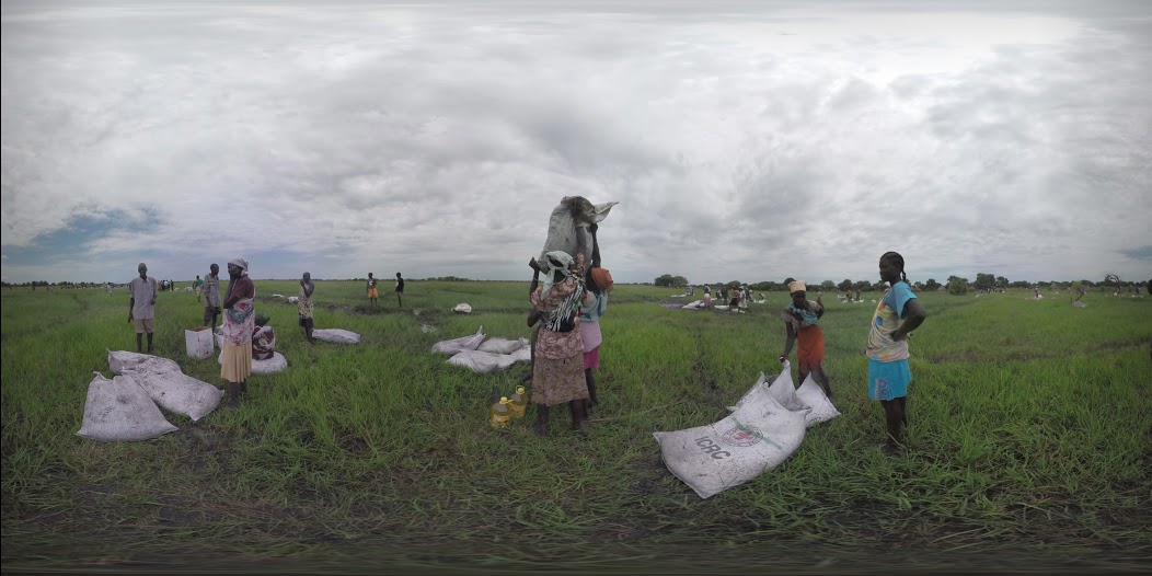 VR_SouthSudan_STILL_food_pickup
