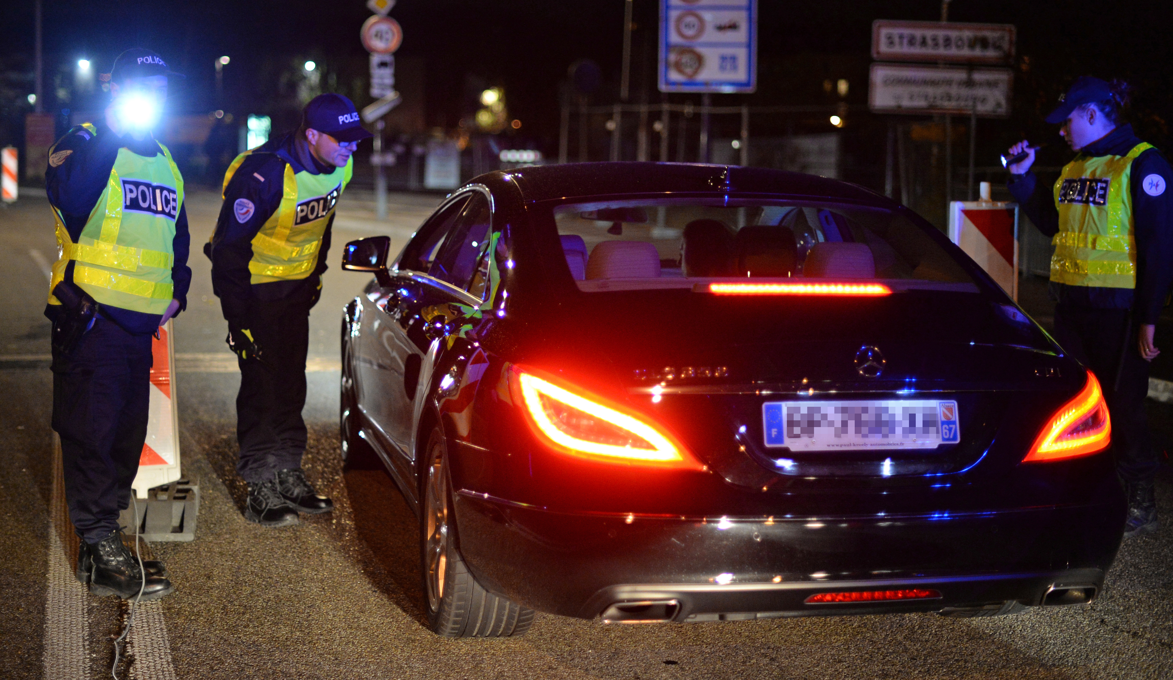 Aftermath of Paris terrorist attacks - Border controls