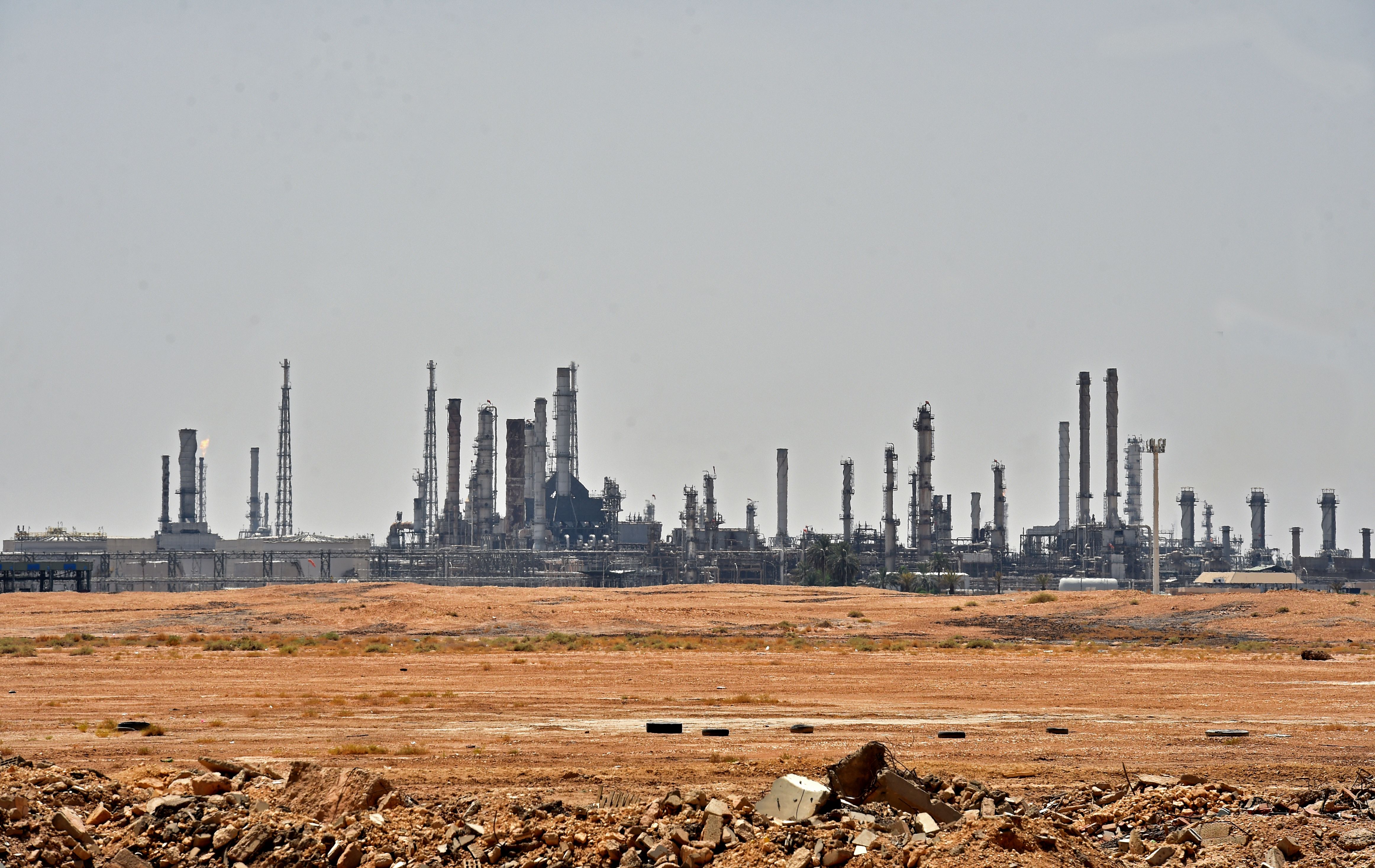 TOPSHOT-SAUDI-YEMEN-CONFLICT-OIL