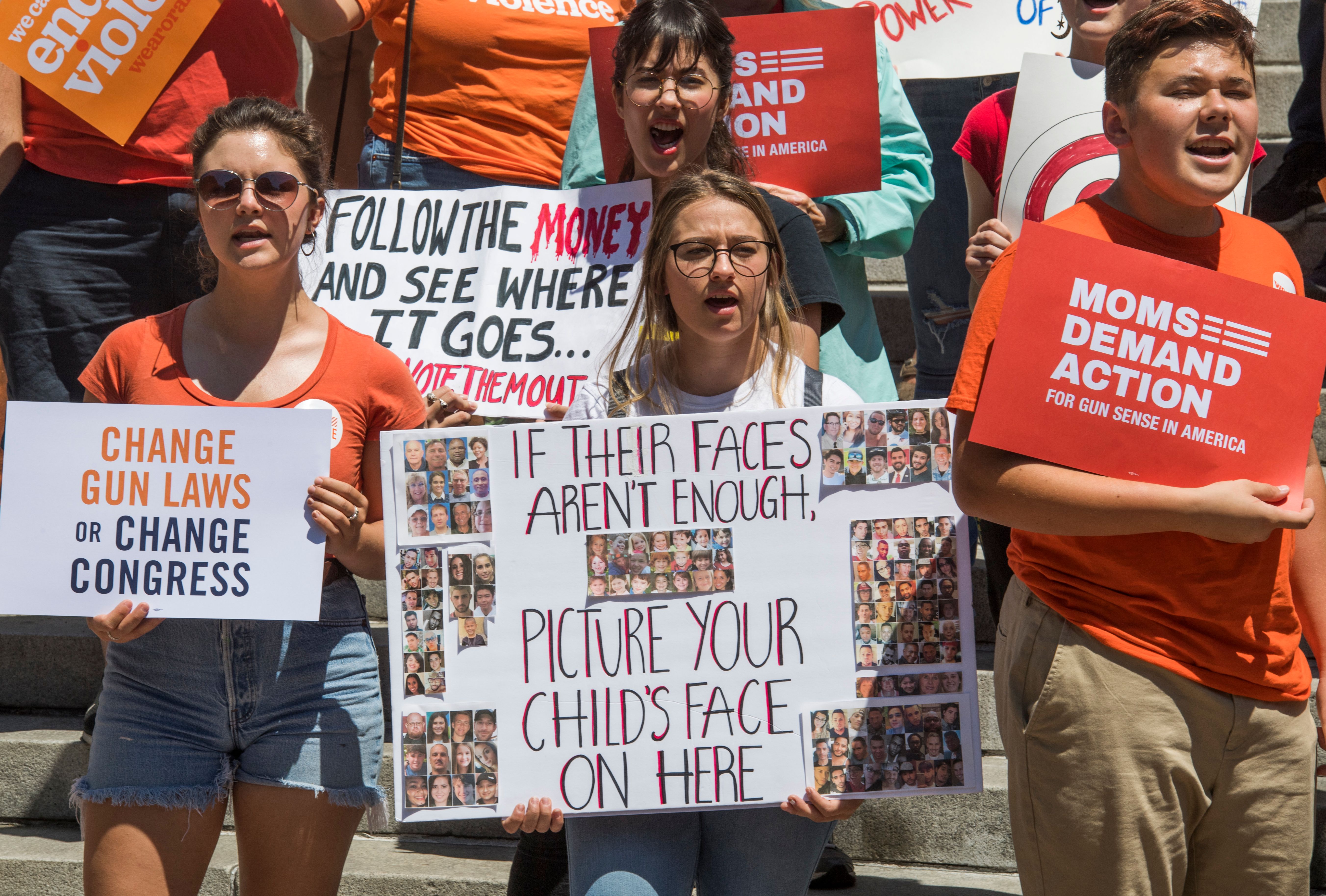 TOPSHOT-US-RALLY-FIREARMS-PROTEST-POLITICS