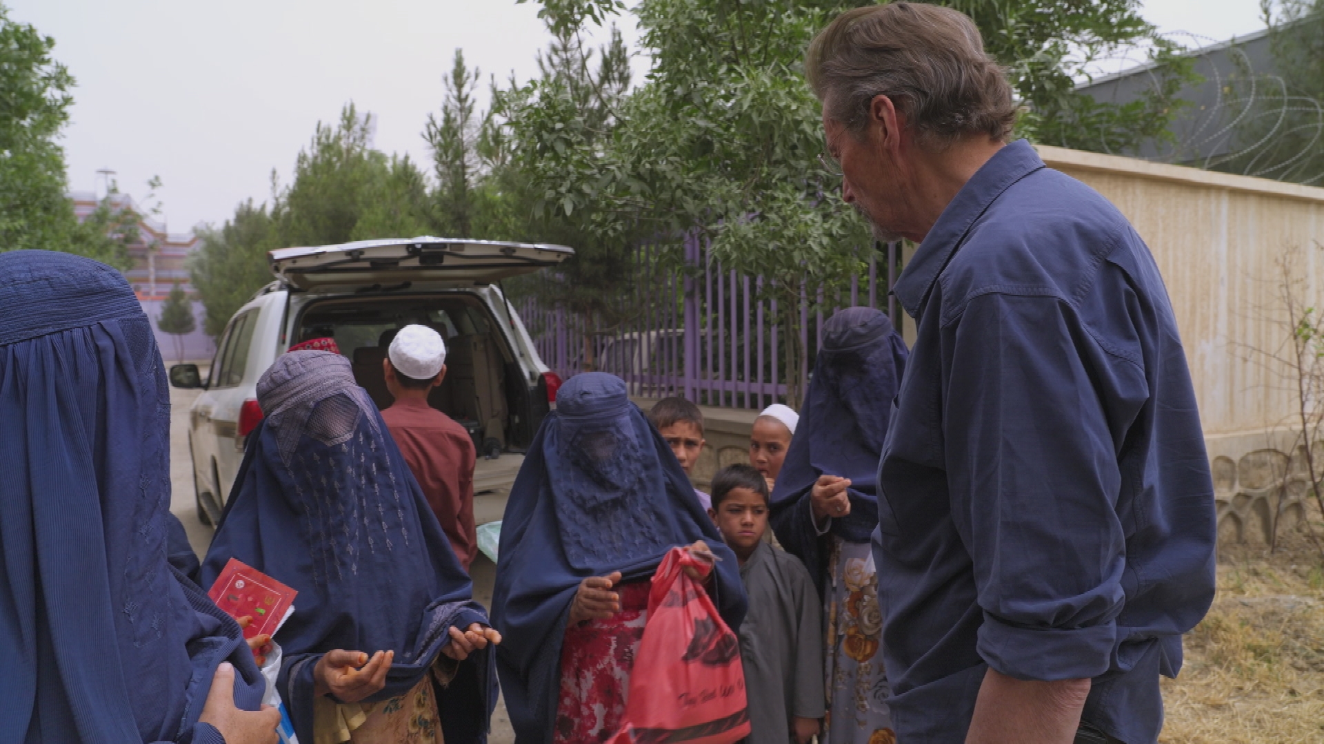 afghanistan women humanitarian aid